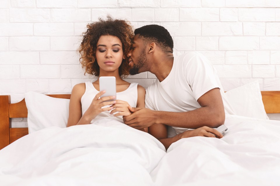 My girlfriend says she’s not with me for sex so it doesn’t interest her