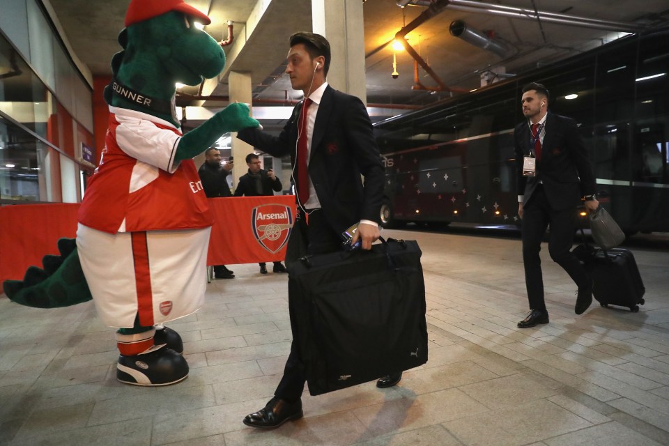 Mesut Ozil has offered to save Gunnersaurus