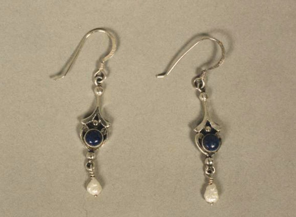 Melanie was wearing earrings like these on her final night out