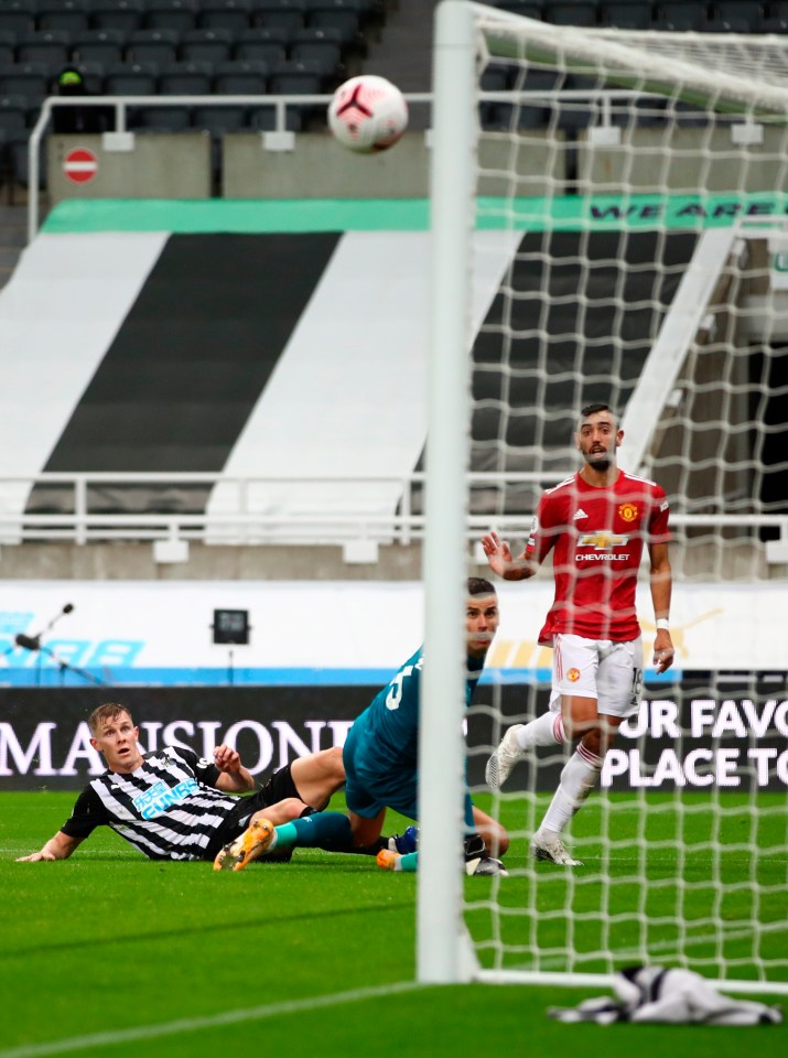 Bruno Fernandes scored with a super finish for Manchester United's decisive second goal