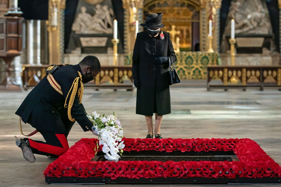 She paid tribute to the Unknown Warrior inside Westminster Abbey