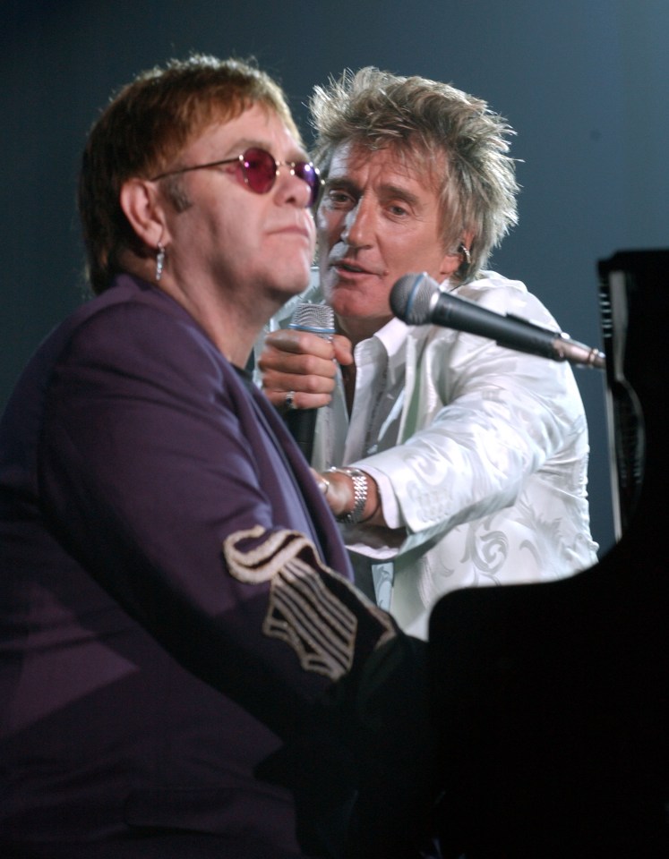 Elton John is planning to end his feud with Rod ­Stewart by sending him a Christmas card