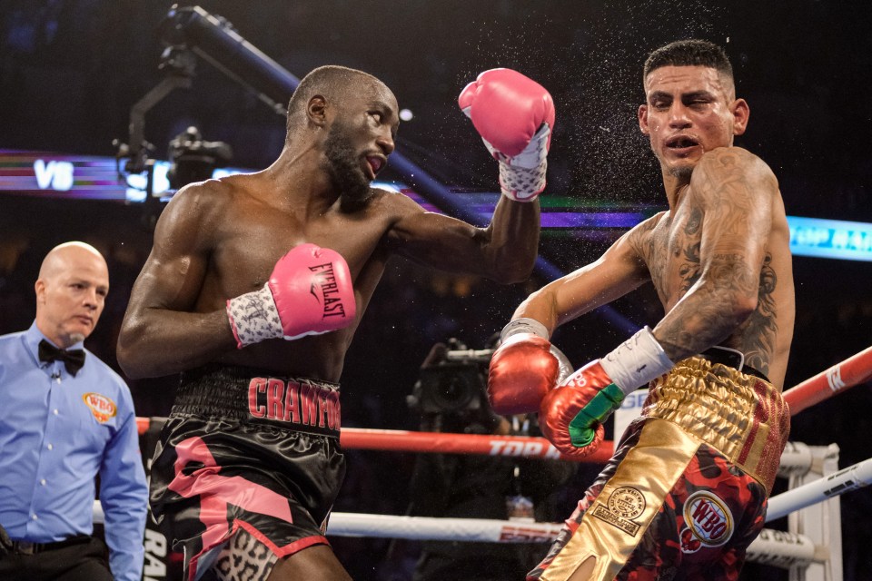 Crawford KO’d Jose Benavidez Jr in the final round two years ago