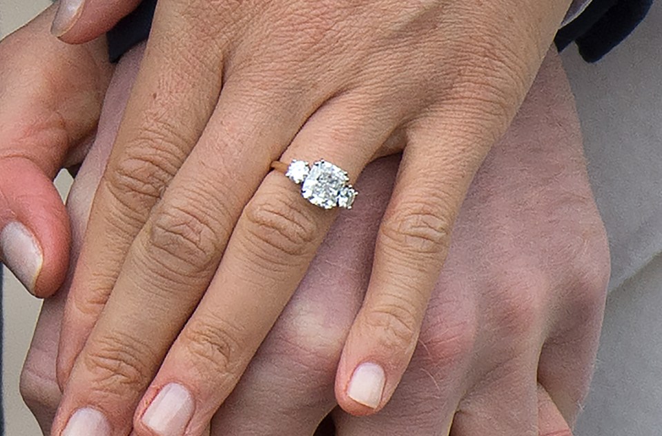 The Duchess' ring originally had a thick gold band