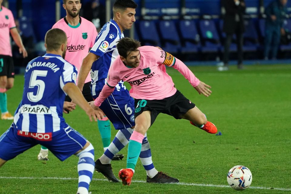 Alaves secured a 1-1 draw with Barcelona on Saturday night