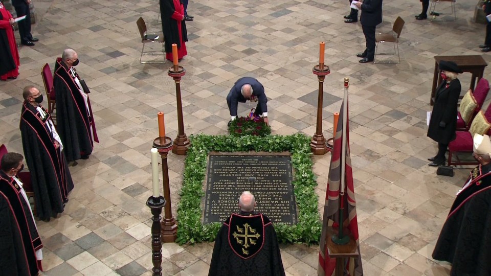 Prince Charles lays the wreath down, marking the 100th anniversary of the burial of the Unknown Soldier