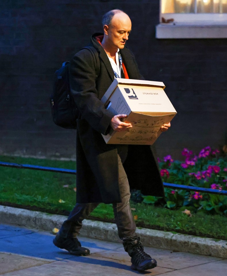 Dominic Cummings was seen leaving No10 with a box last night