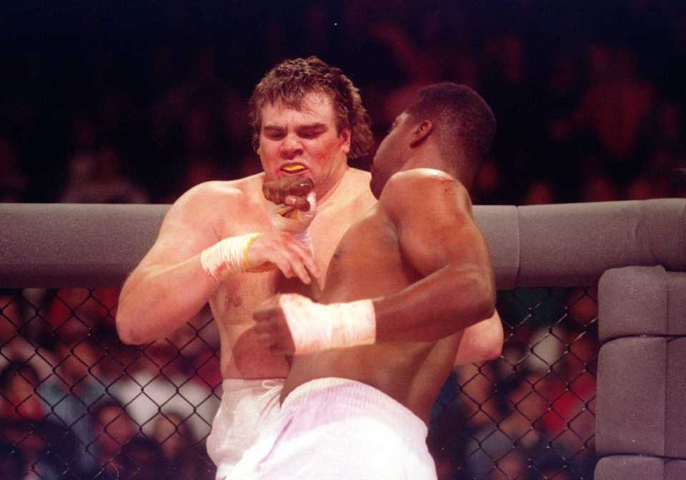 Zane Frazier lands a right on the chin of Kevin Rozier at UFC 1