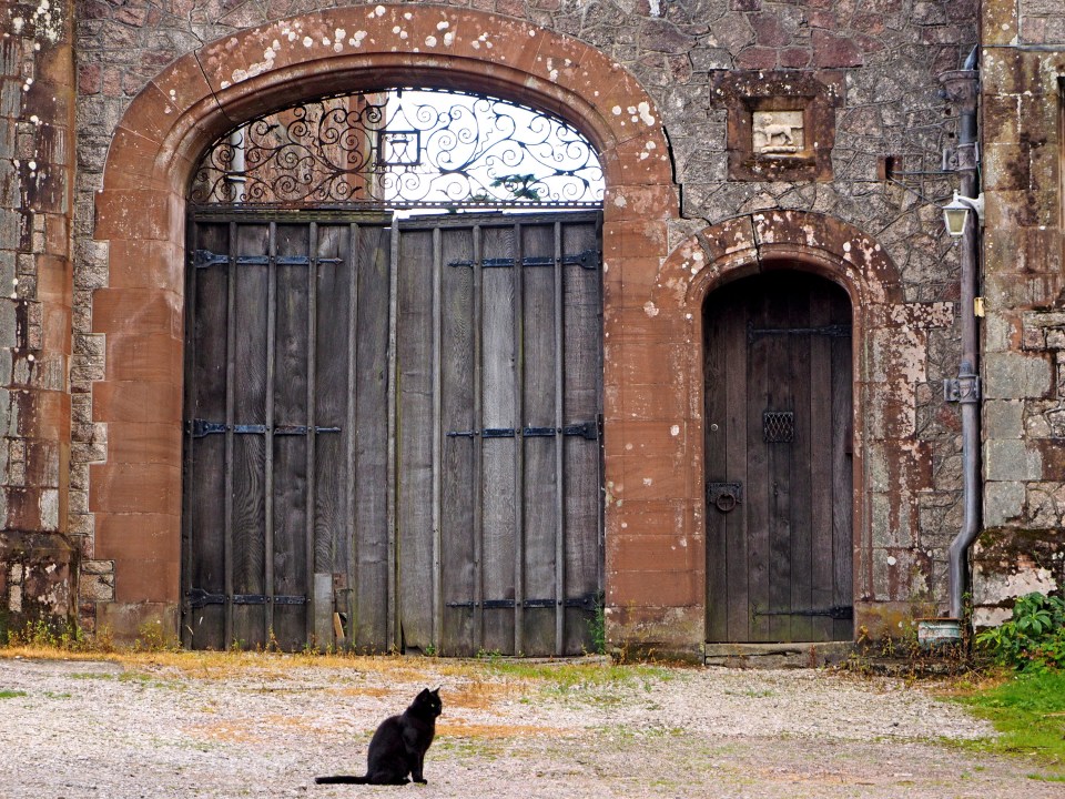 17th century ghosts still roam the castle today