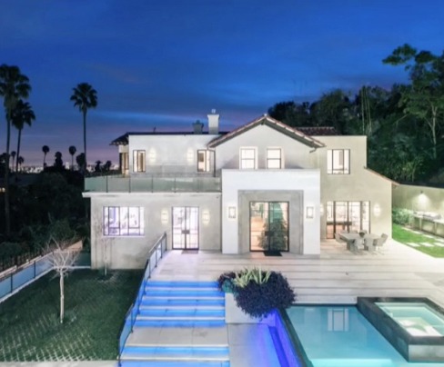 RiRi bought this sprawling LA pad, although she now lives in London