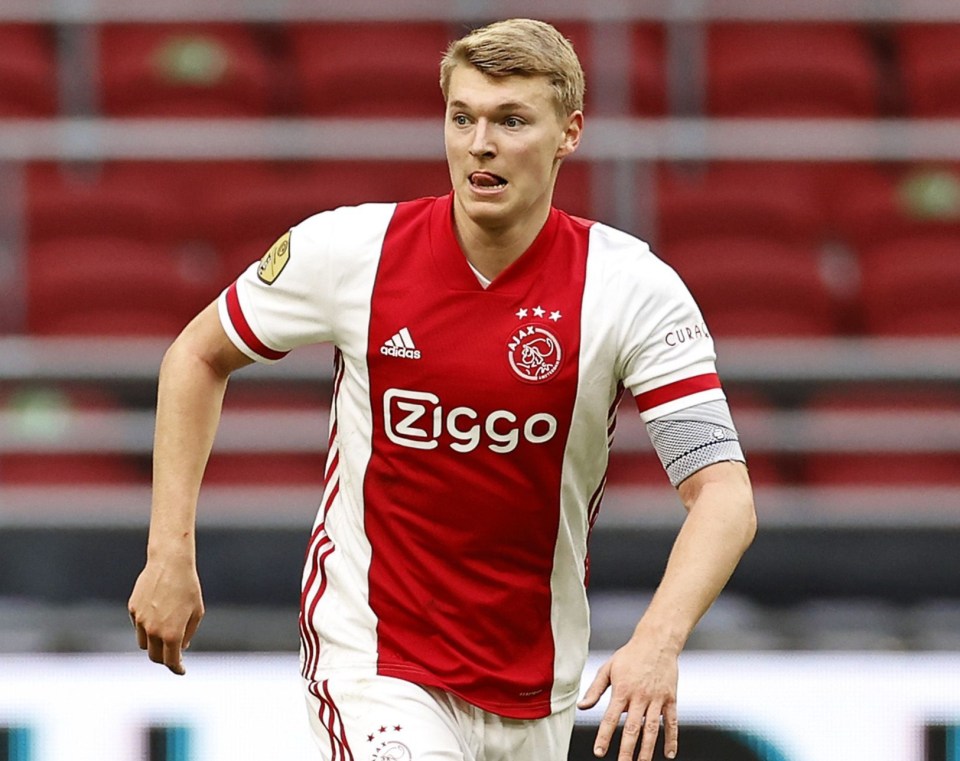 Liverpool will have to pay £27m to sign Schuur from Ajax, say reports