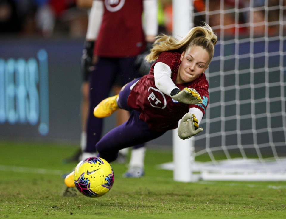 Roebuck, 21, wants to become England's No1 keeper