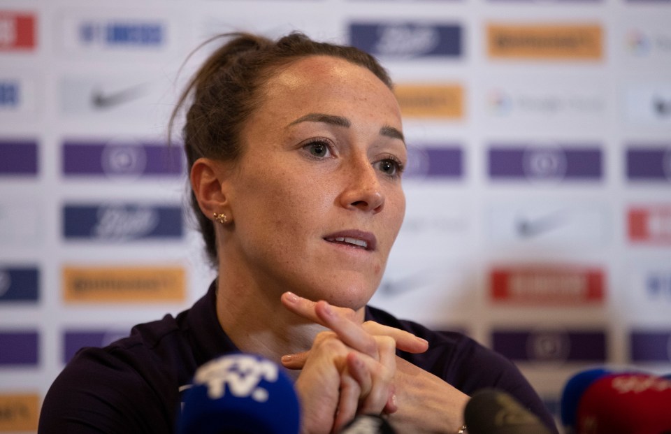 Lucy Bronze sees her self in the dugout one day