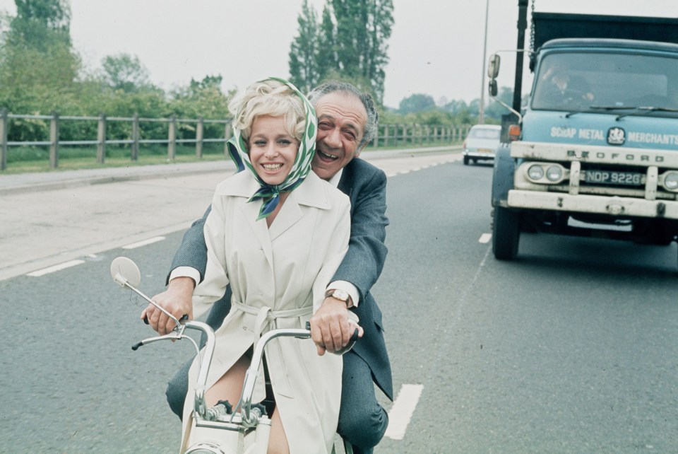 While married to Ronnie, Barbara had an affair with Carry On co-star Sid James