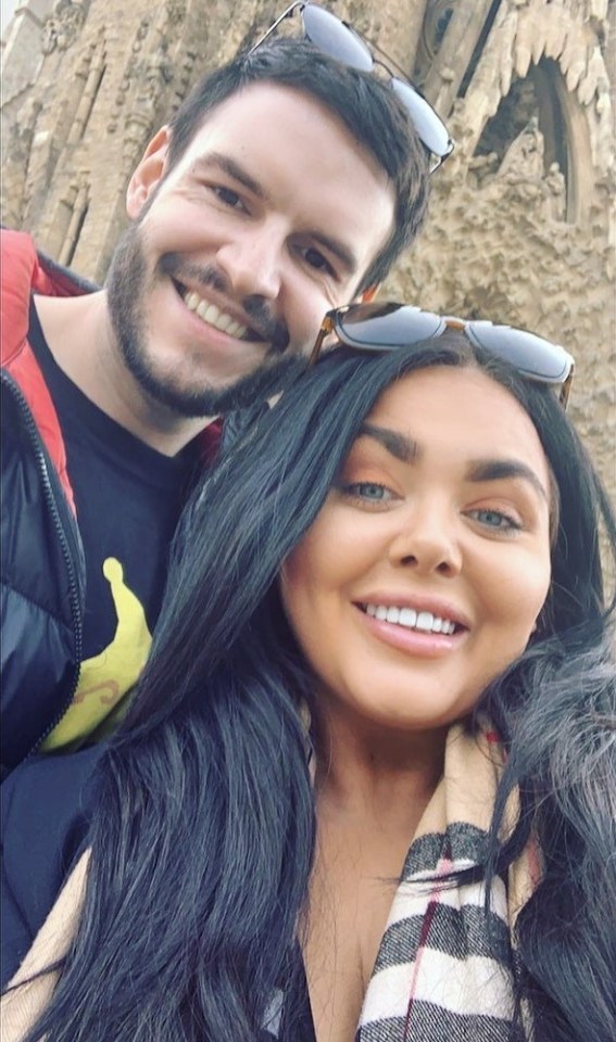 Scarlett Moffatt shot to fame when she appeared on Gogglebox in 2014, and despite her continues stardom, her Scott Dobinson continues to work as a policeman