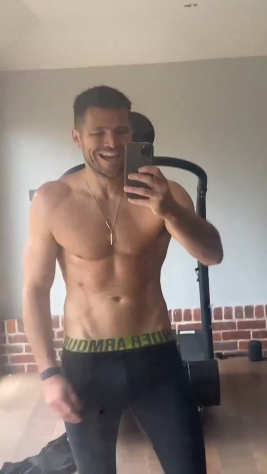 Mark Wright has showed off his impressive physique in a topless selfie 