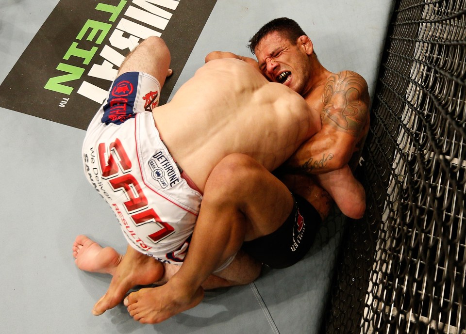 Dos Anjos attempted to pull off a guillotine choke submission