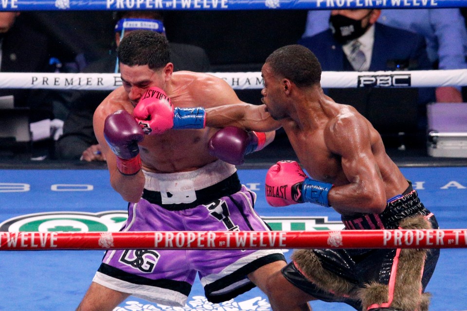 Spence proved to have no ring rust as he controlled the action throughout 