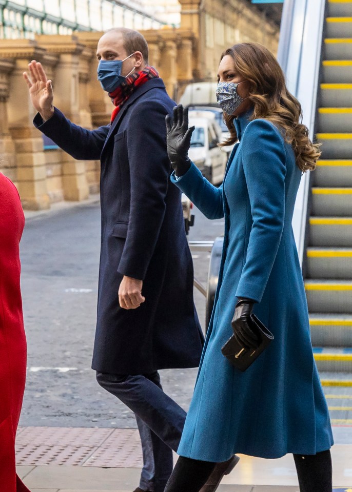 Kate and William cheerfully wave this morning