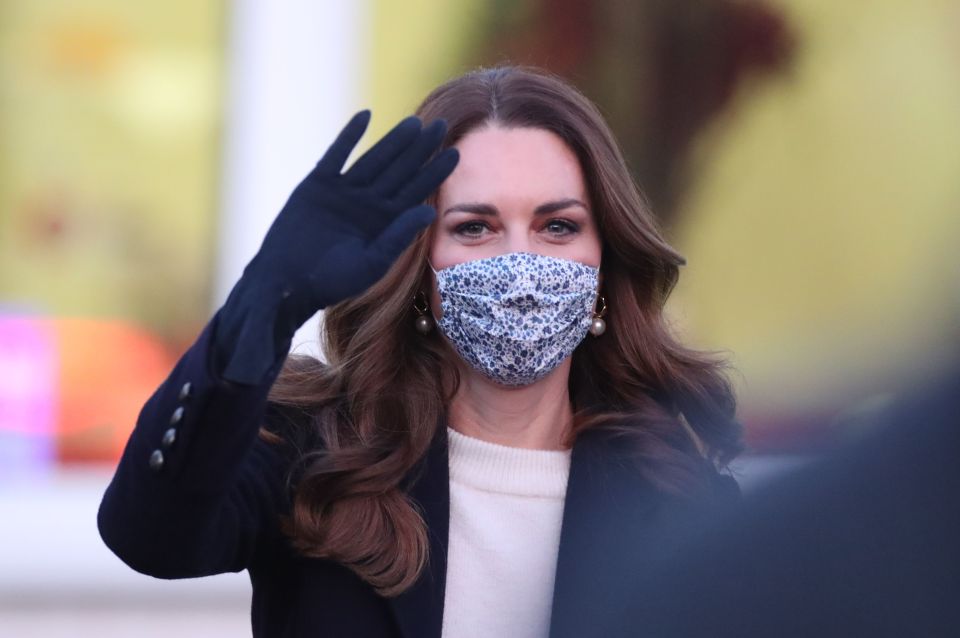 Kate had a quick outfit change as she arrived at the Batley Community Centre, West Yorkshire