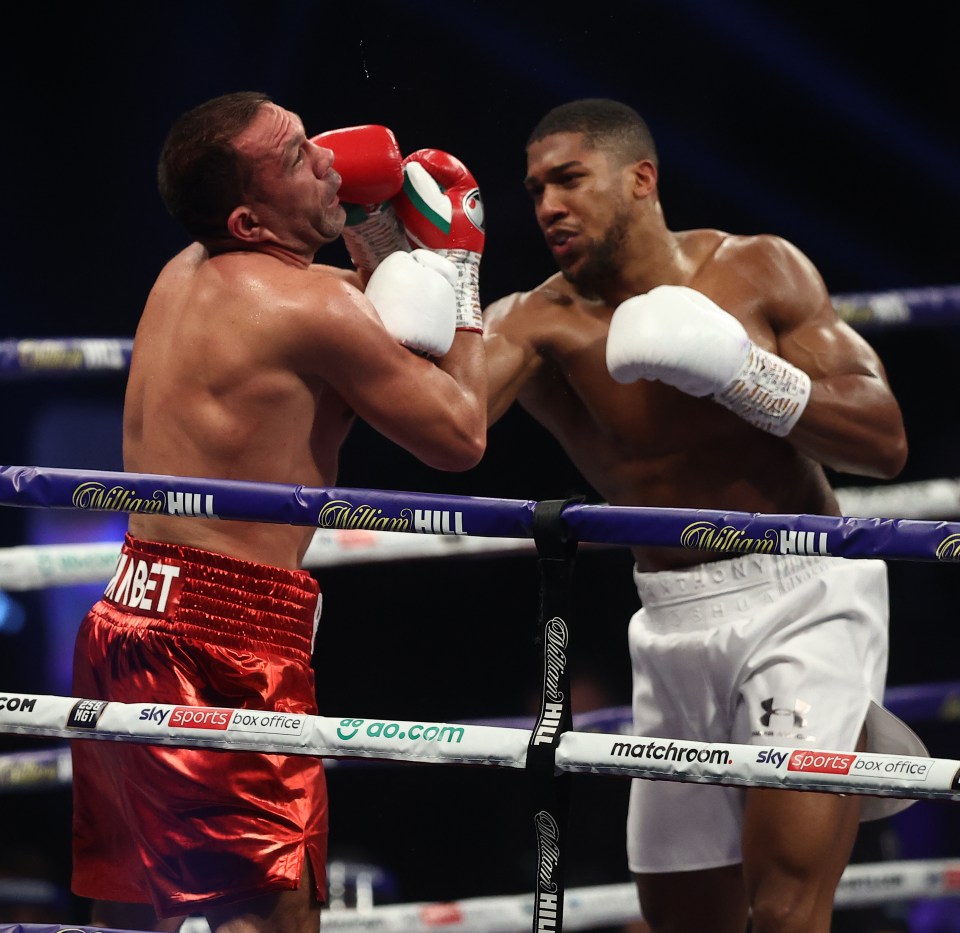 Big right uppercut lands for Joshua down the middle 