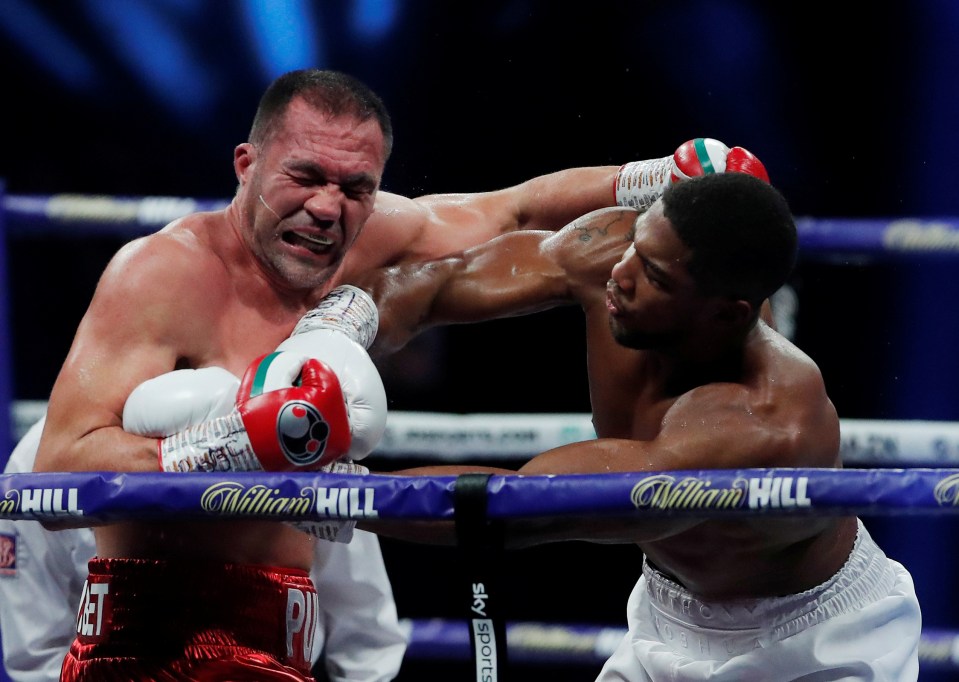 Anthony Joshua drills Kubrat Pulev with a vicious right hand