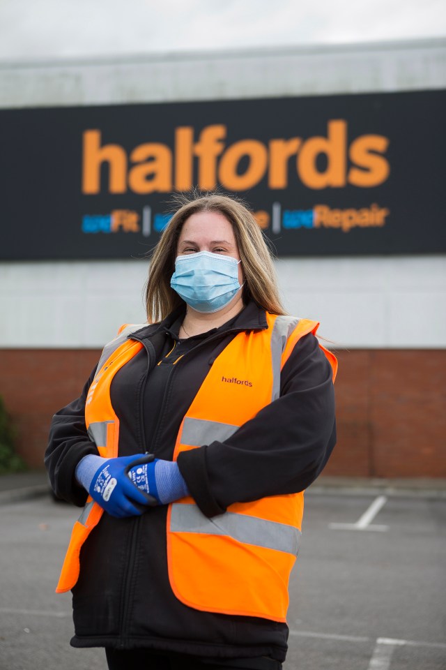 Halfords trains inmates as cycle technicians