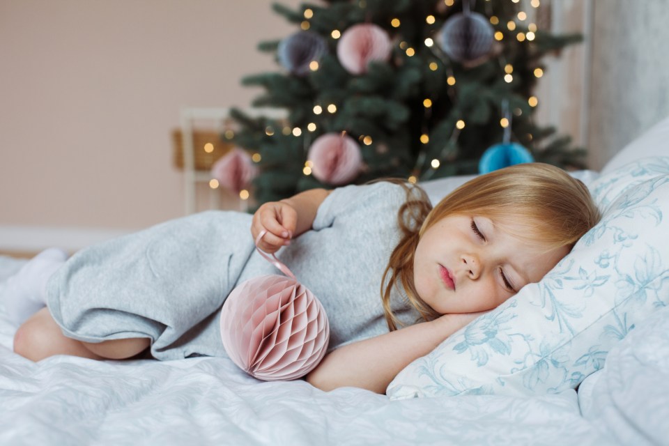 A sleep expert has shared five top tips on getting kids off to sleep