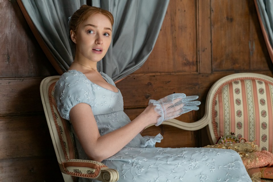 Phoebe Dynevor plays Daphne on Bridgerton