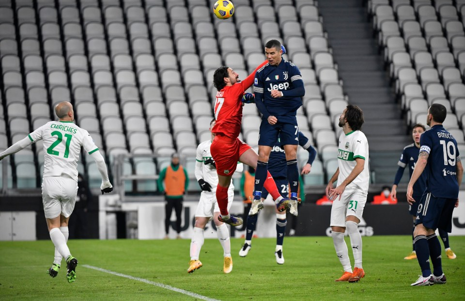 Cristiano Ronaldo jumped higher than Andrea Consigli's outstretched arm