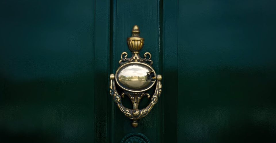 A bee icon was featured in the series opener on the door-knocker of the Bridgerton home - and is important for the family as it is the insect which killed the Bridgerton patriarch