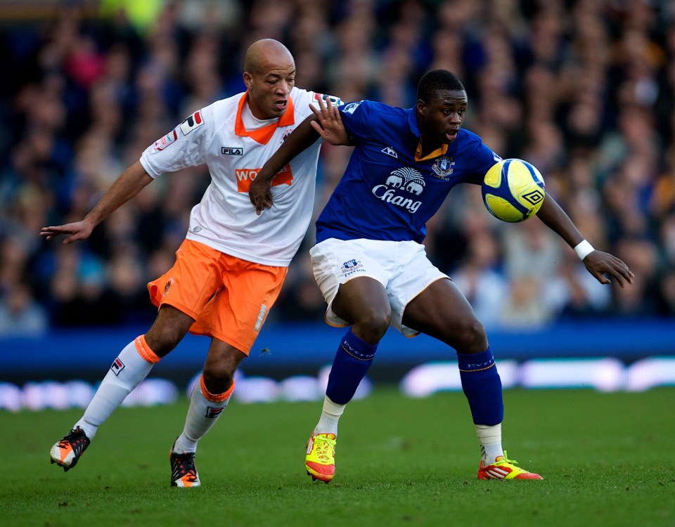 Magaye Gueye playing for Everton in 2012