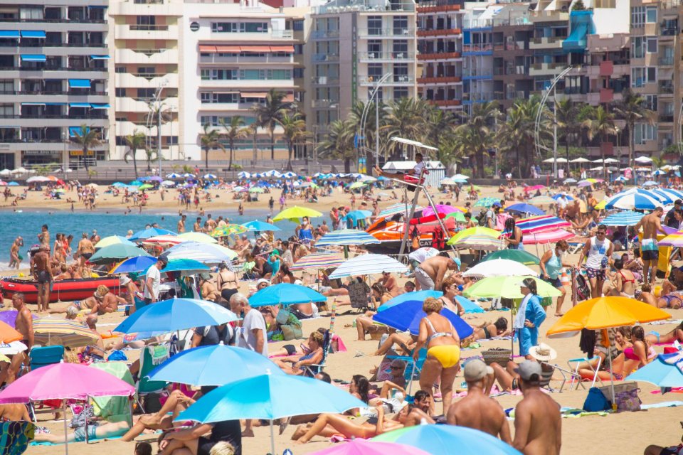 The plans would be likely to convince tens of thousands of Brits to swap their foreign holiday for another UK break this summer