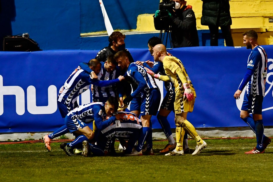 Alcoyano beat Real Madrid despite going down to ten men