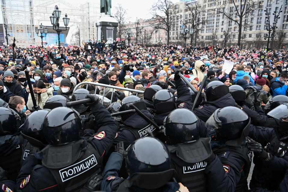 In Yakutsk - the world’s coldest city - crowds gathered in -51C to support jailed Navalny