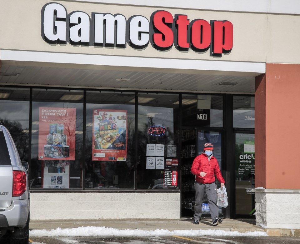 Downloads of stock trading apps shot up this week after an amateur trading group on Reddit sent shares of Gamestop soaring