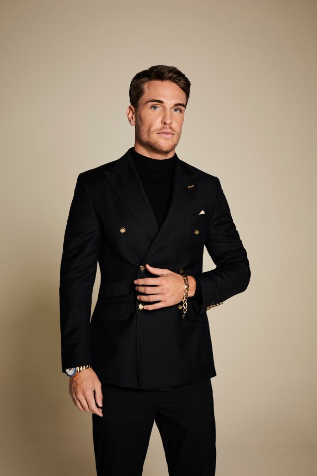  Tom Zanetti is looking for love on 2021's Celebs Go Dating: The Mansion