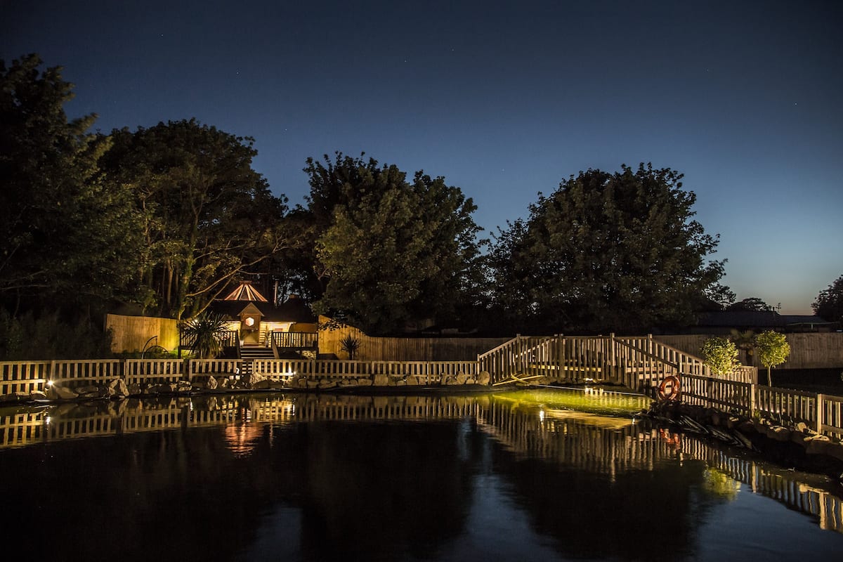 Splash out on a luxury treehouse break