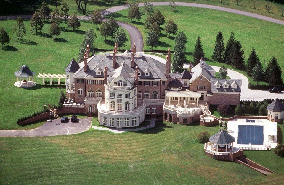 He reportedly owns this fairytale-esque $22 million New York mansion 