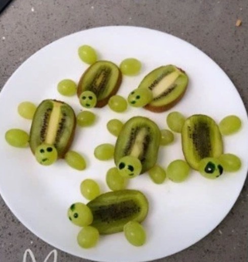 Stacey even manages to sway her children into eating fruit and veg by creating fun animals on their plates 