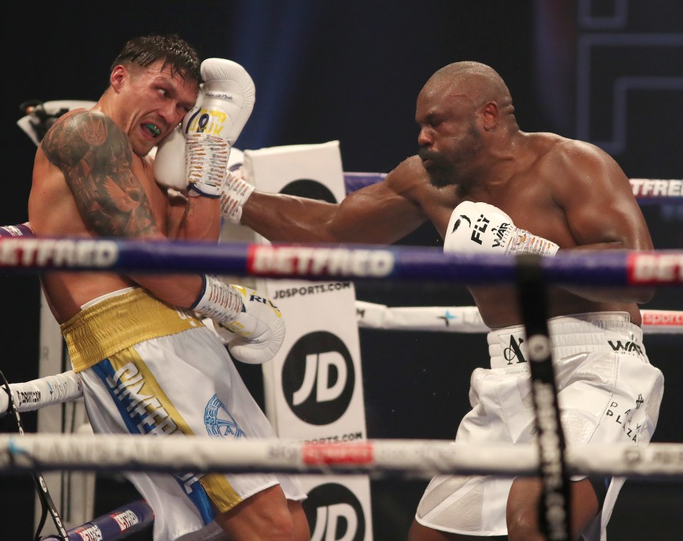 Oleksandr Usyk beat Derek Chisora on points