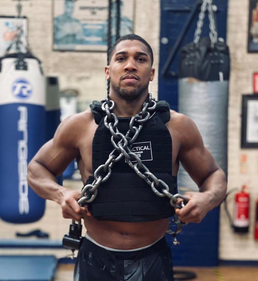 Anthony Joshua in preparation to fight Tyson Fury