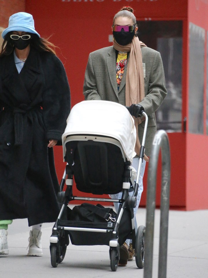 Gigi out and about with her daughter