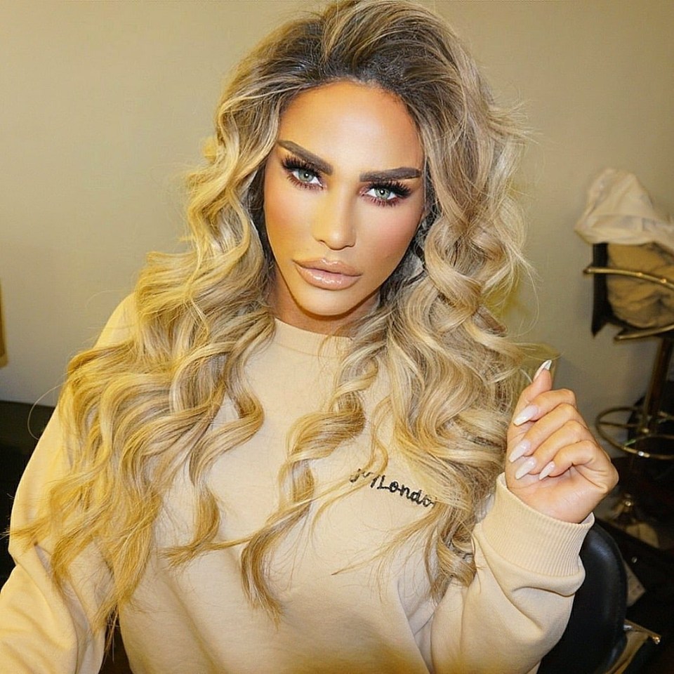 Katie Price pictured with extensions