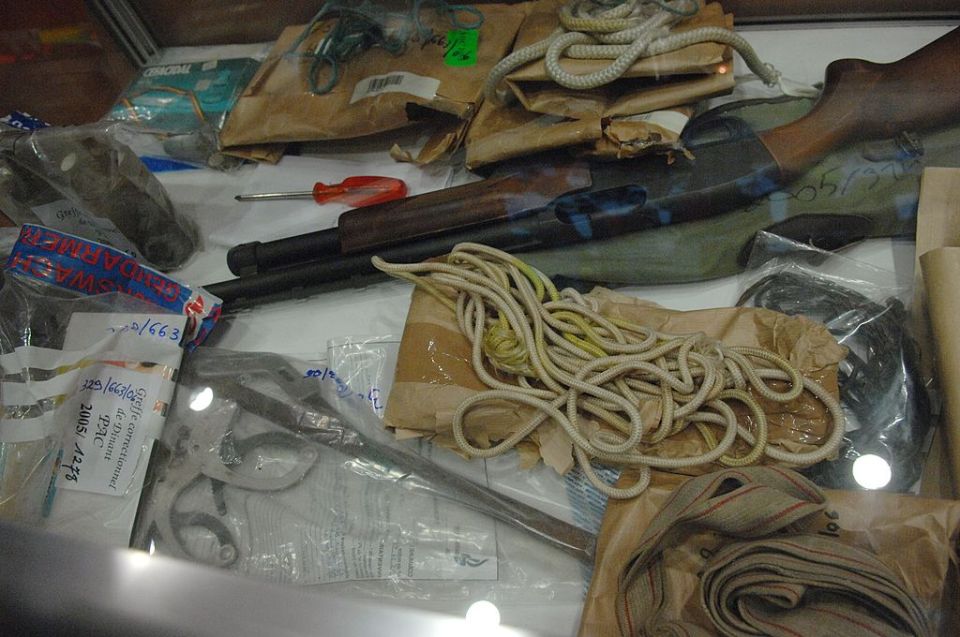 Evidence at Fourniret's trial including rope and weapons