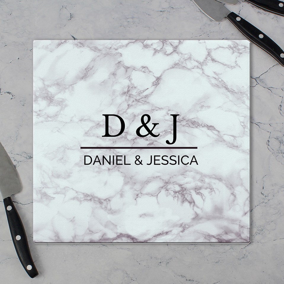 This personalised marble chopping board is a fantastic anniversary present