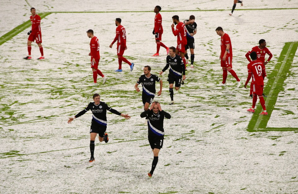 Arminia Bielefeld scared Bayern Munich in the Monday night snow