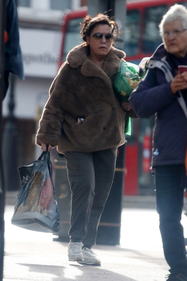 The soap star was browsing shops in her local area