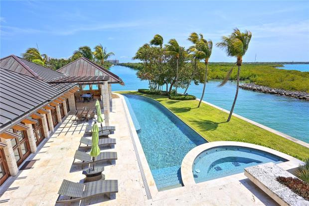 There is a private pool as well as a view of the sea