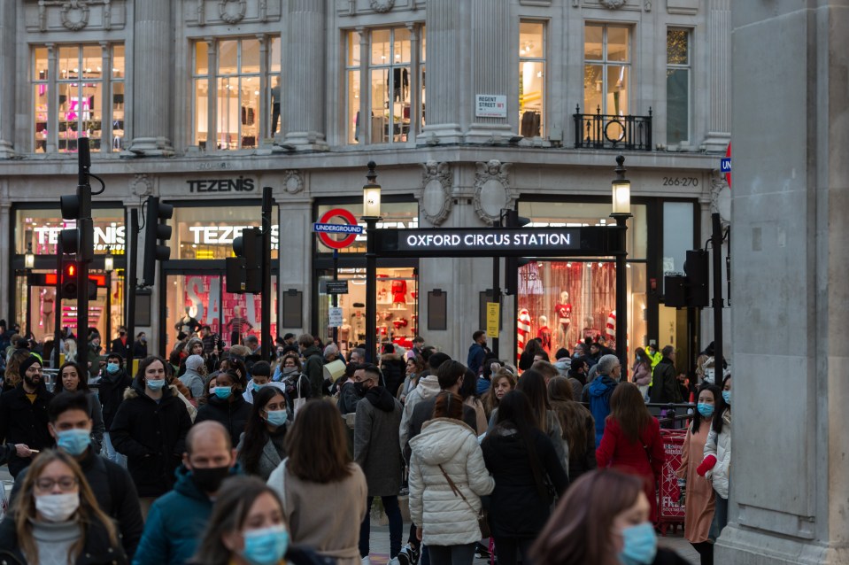 Tony Blair urged Boris Johnson to reopen shops when cases fall under 5,000 a day